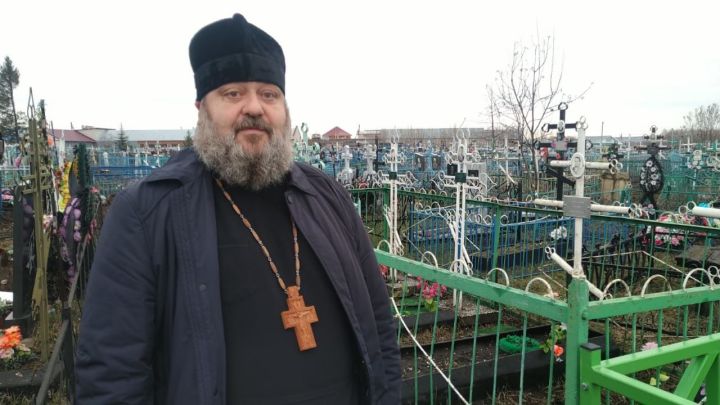 Слухи о факте вандализма на православном кладбище прокомментировал протоиерей Иоанн Ткучук (+фото)