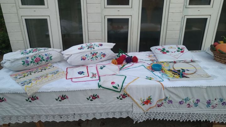 Сегодня в деревне Черки-Дюртиле изготавливали стеганые одеяла (фото видео)