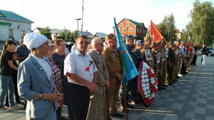 В Буинске открыли памятник воинам-интернационалистам (фото, видео)