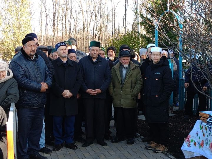 В Буинске состоялось открытие родника при мечети