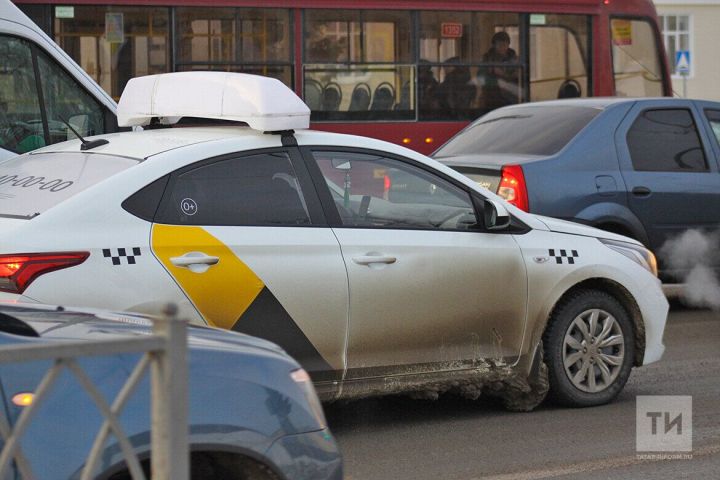 В Татарстане за год поездки на такси подорожали на 26%