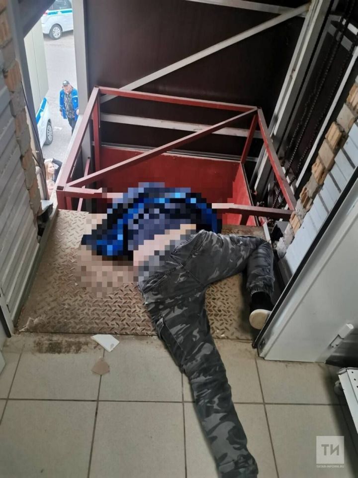 В Зеленодольске рабочего насмерть придавило грузовым лифтом