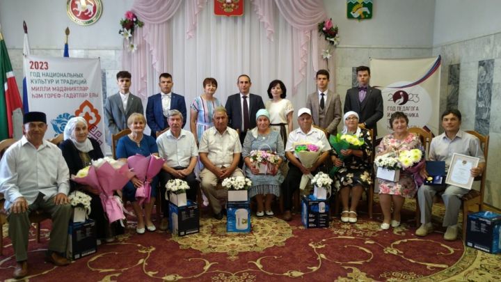 В Буинском районе поздравляли семьи,  вручили медаль «За любовь и верность» (фото, видео)