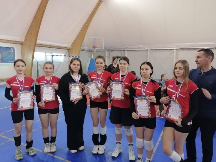 Волейболисты Буинска заняли 1 место в турнире по волейболу