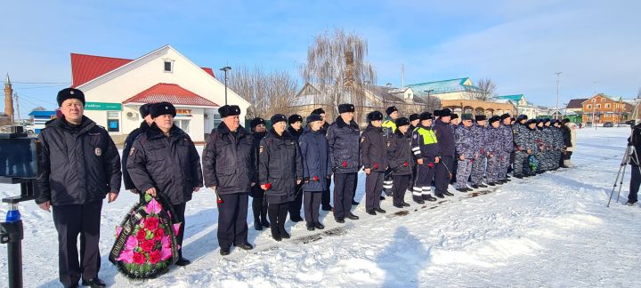 В Буинске почтили память сотрудников, погибших от рук вооруженных дезертиров (фото, видео)