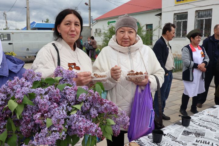 В Буинске в День Победы варили солдатскую кашу (фото)