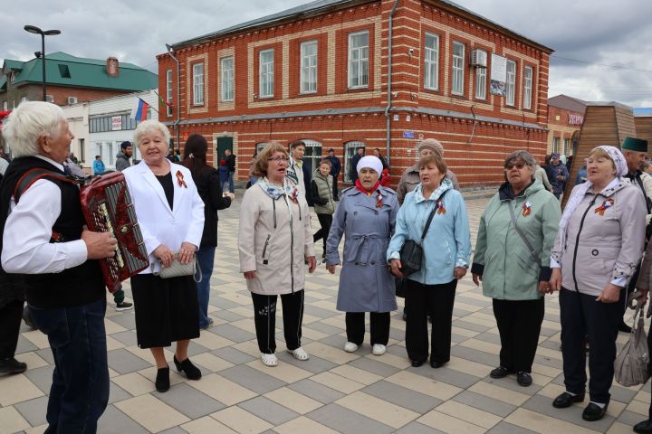 В Буинске в День Победы варили солдатскую кашу (фото)