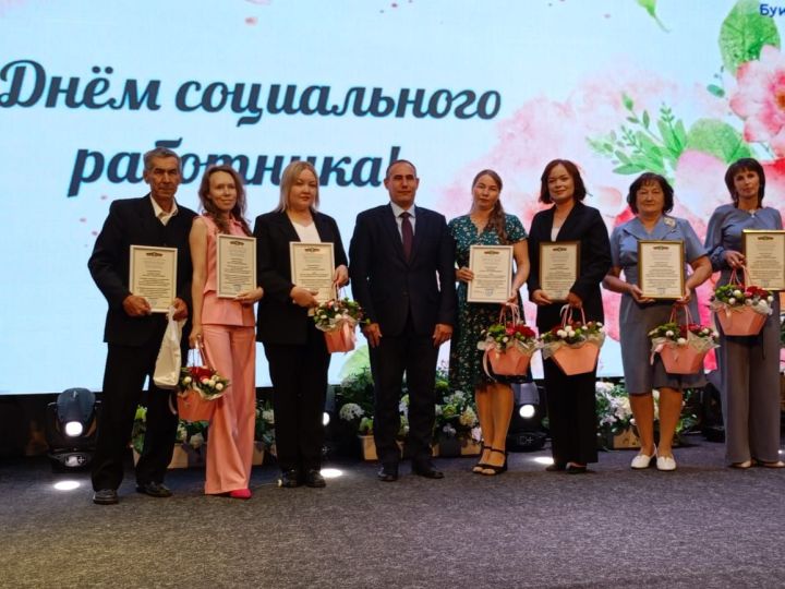 Сегодня в день профессионального праздника Буинский дом-интернат для престарелых и инвалидов назван лучшим в Республике   (фоторепортаж)