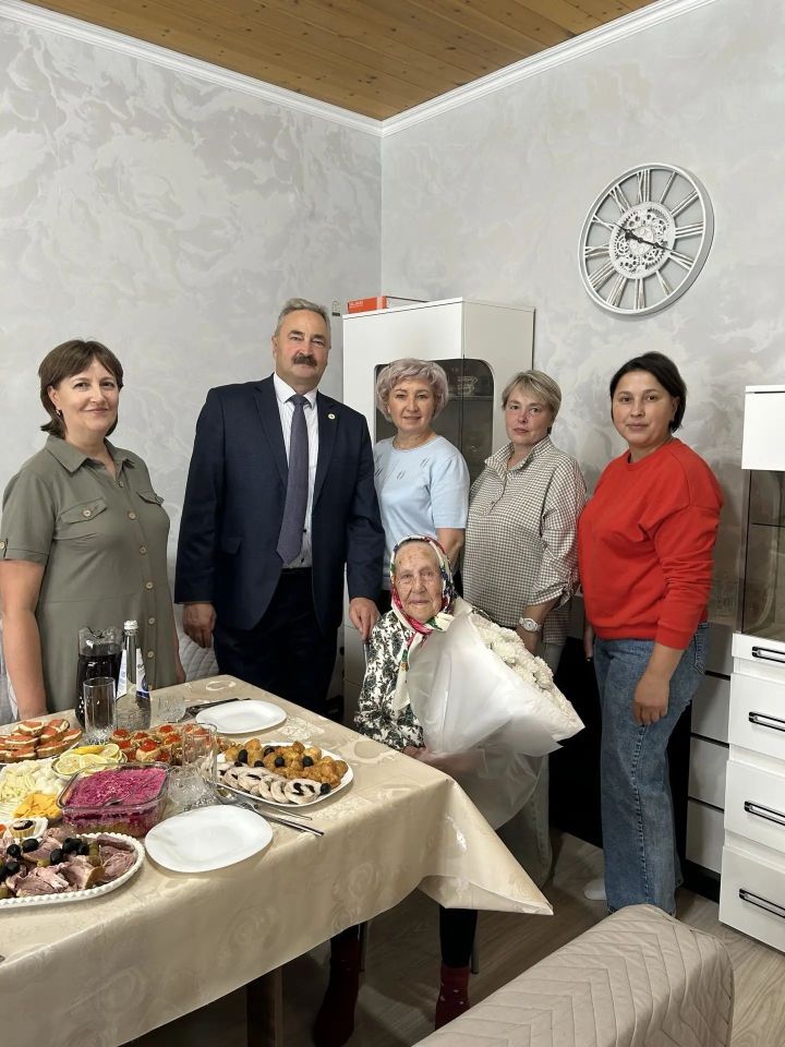 В Буинске отметили юбилей ветерана медицины