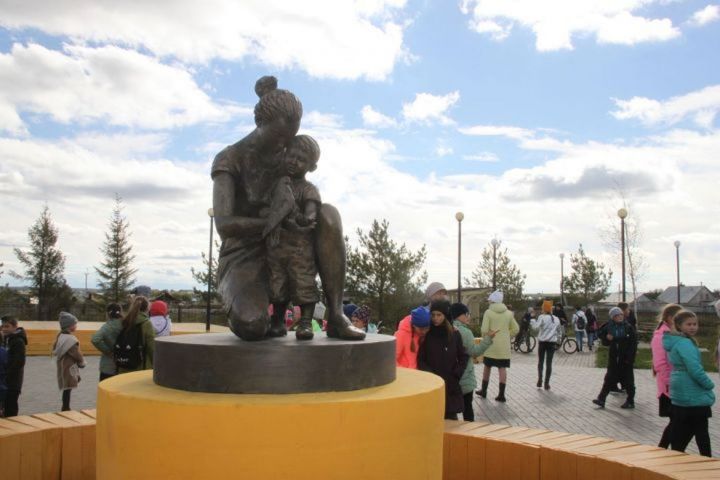 В Алькеевском районе РТ установлен памятник в знак уважения к матерям