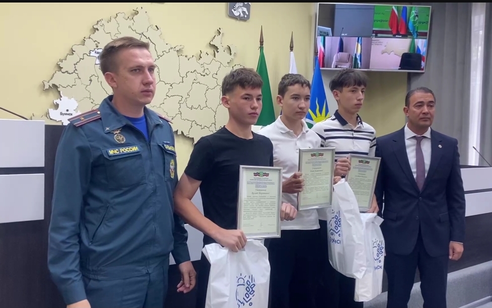 Ранис Камартдинов лично, а также от имени всех жителей Буинска, выразил ребятам слова признательности