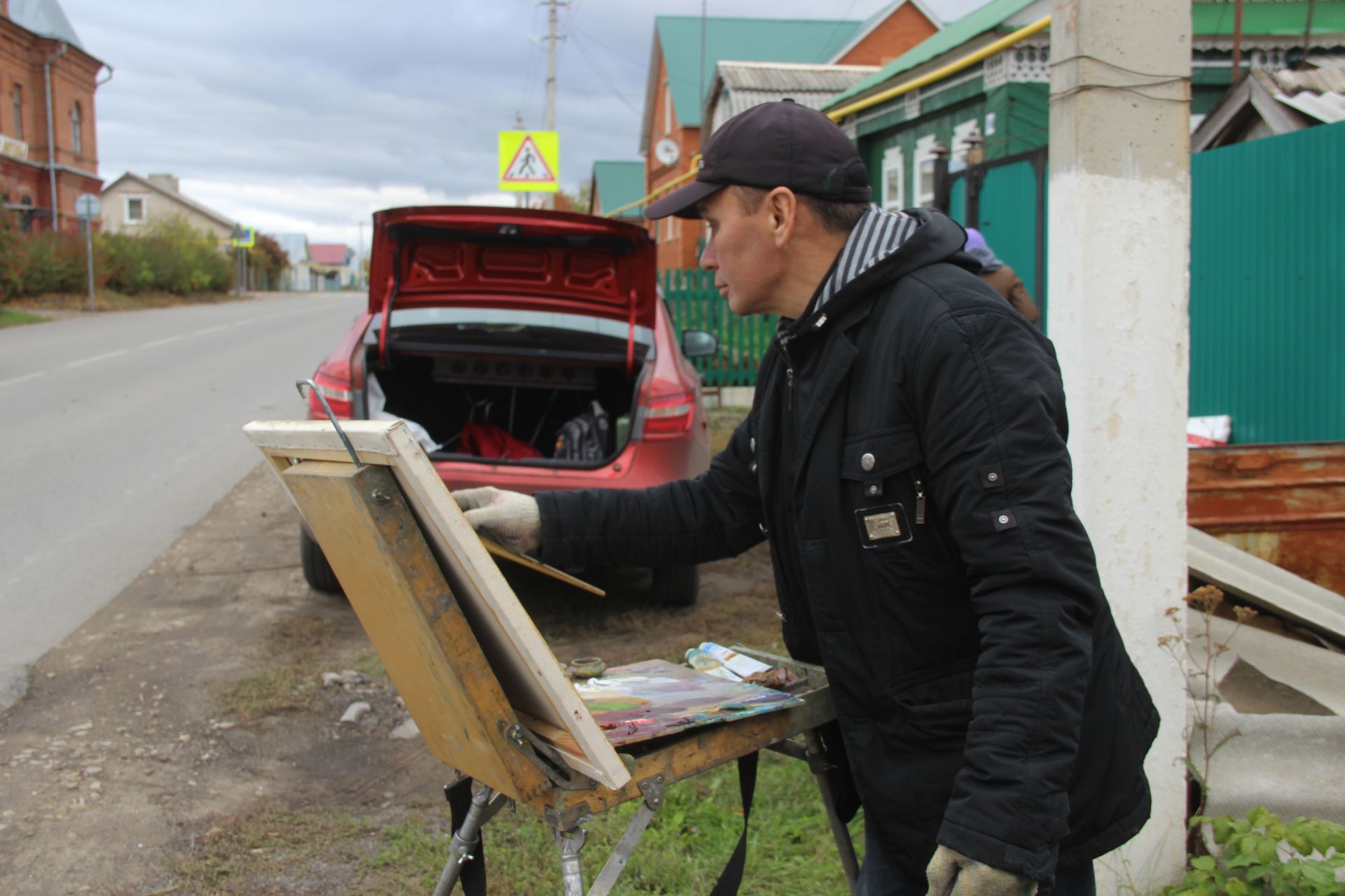 На улицах Буинска появились художники с мольбертами. Что они рисуют?