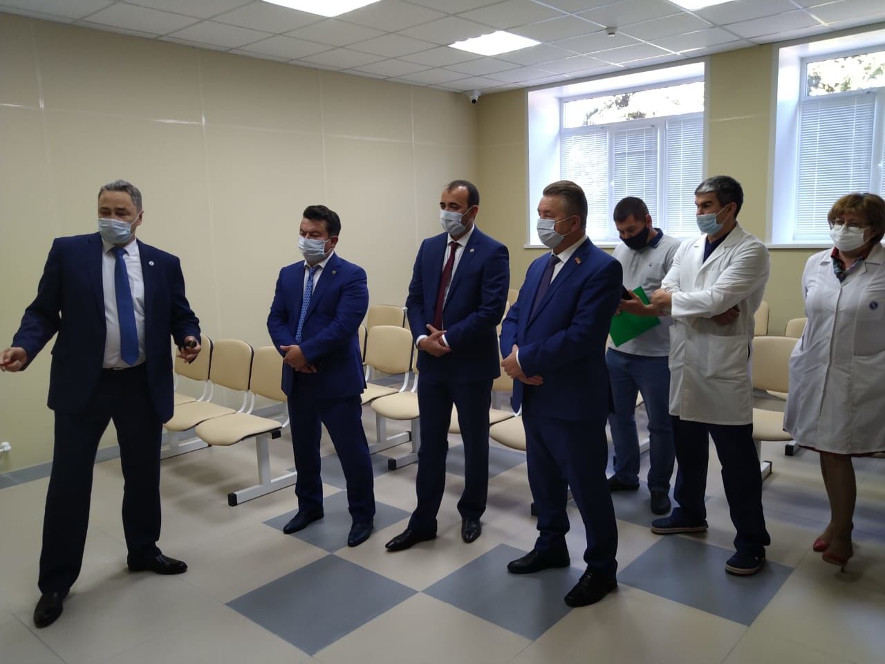 Марат Садыков оценил работу буинских врачей во время пандемии