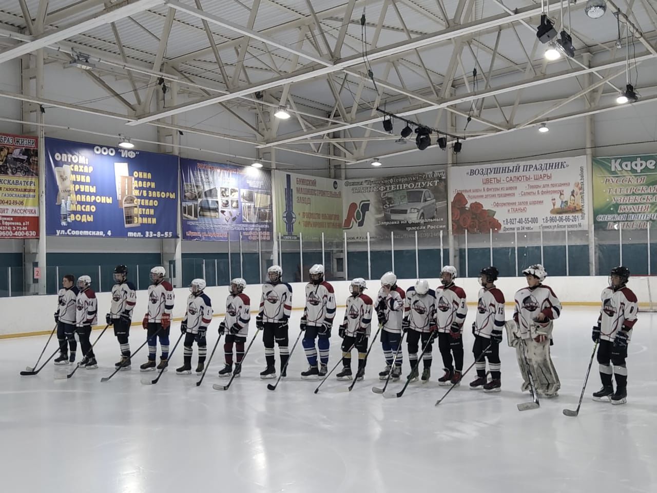 Ледовом дворце " Арктика" проходит хоккейный турнир на кубок главы Буинского муниципального района  +фото