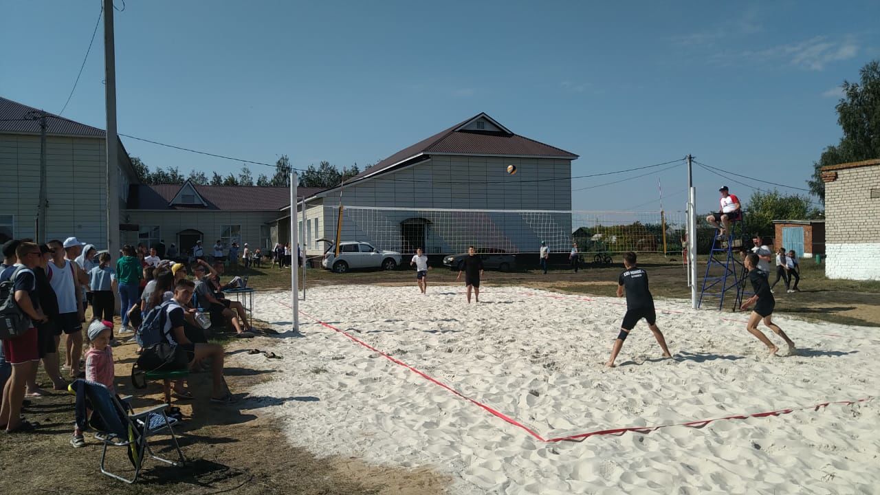 Сегодня в Буинском районе открылась площадка для пляжного волейбола (+фото)