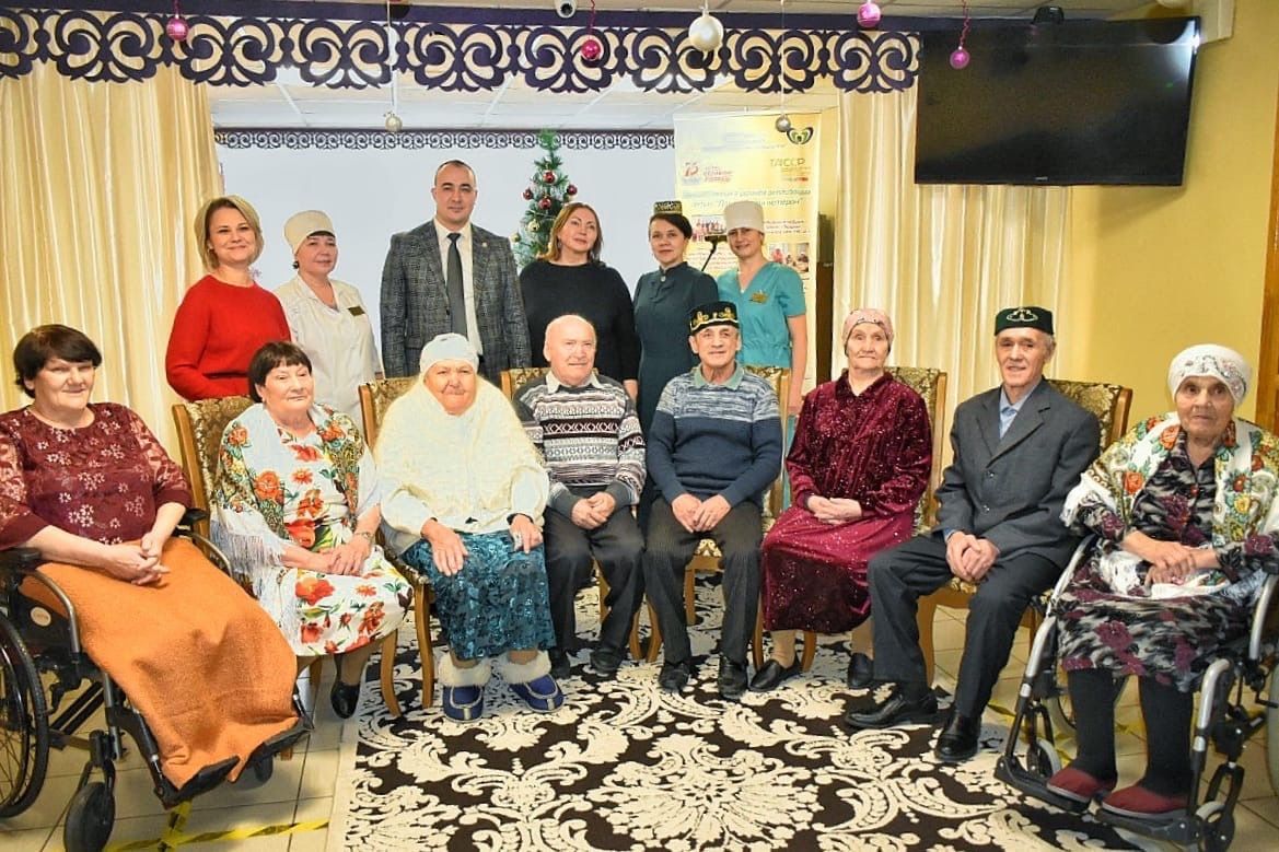 Ранис Камартдинов по традиции в Декаду инвалидов посетил Буинский дом-интернат для престарелых и инвалидов