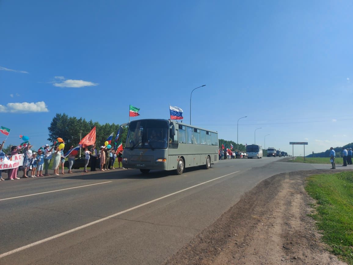 Бойцы Росгвардии, участвовавшие в специальной военной операции проехали по автодороге "Казань-Буинск-Ульяновск" (+фото)