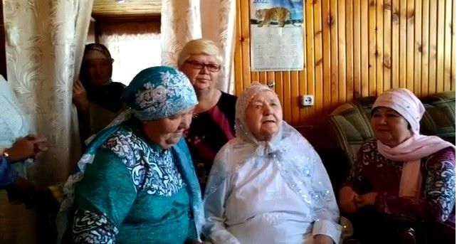 Жительница Буинска Хайруллина Фахрибану Касымовна  отметила 90-летний юбилей