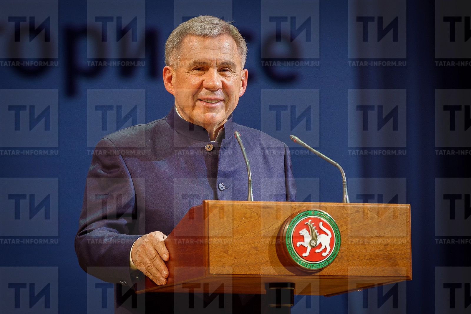 Минниханов принял закон о переименовании должности президента Татарстана