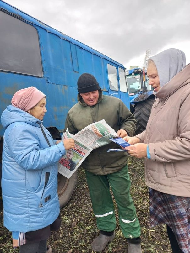 В рамках марафона «Все свои» в Верхнелащинской школе Буинского района активисты Движения Первых провели «Урок патриотизма»