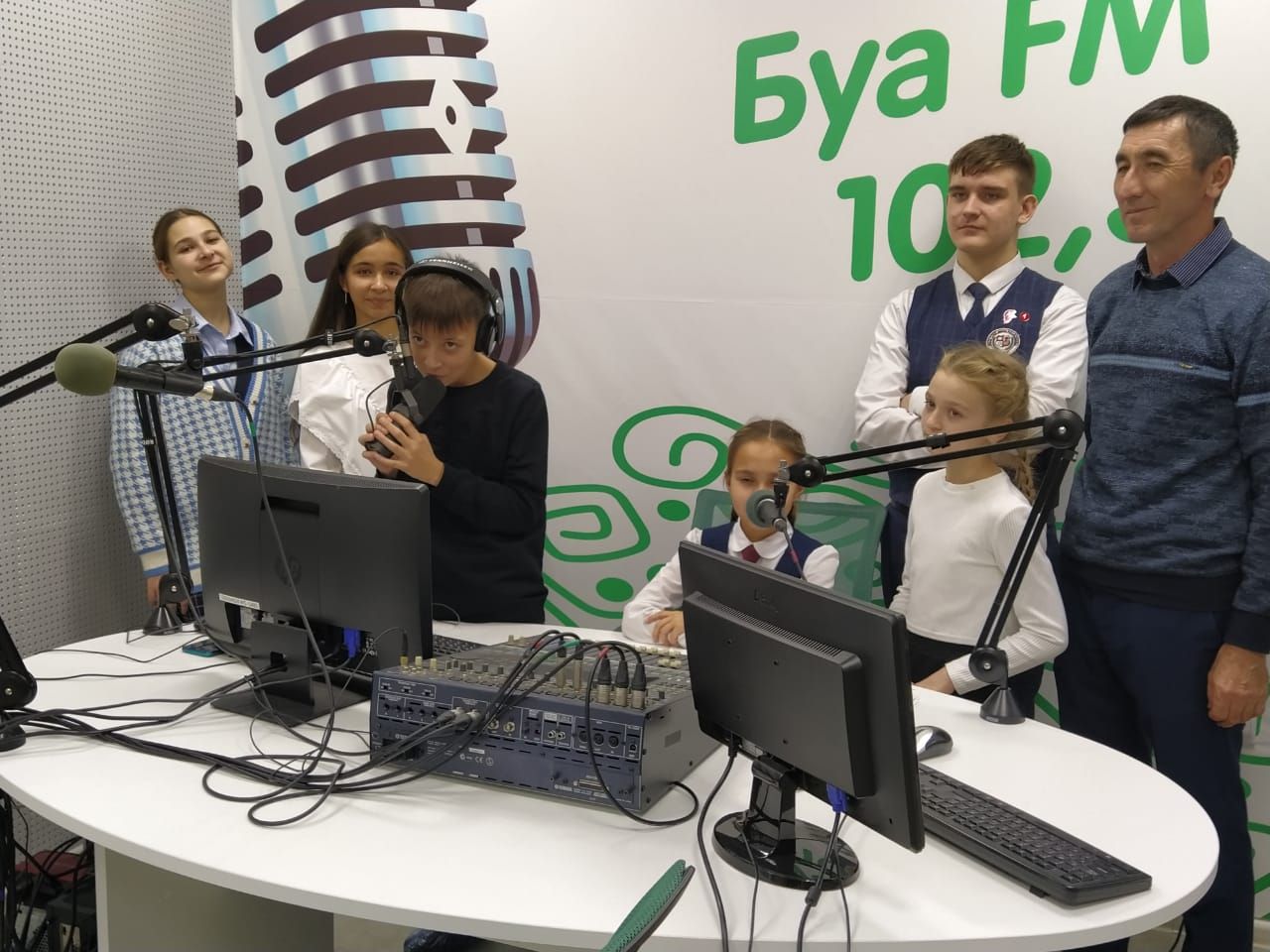 Сегодня здание нашей редакции снова наполнилось детскими голосами и смехом