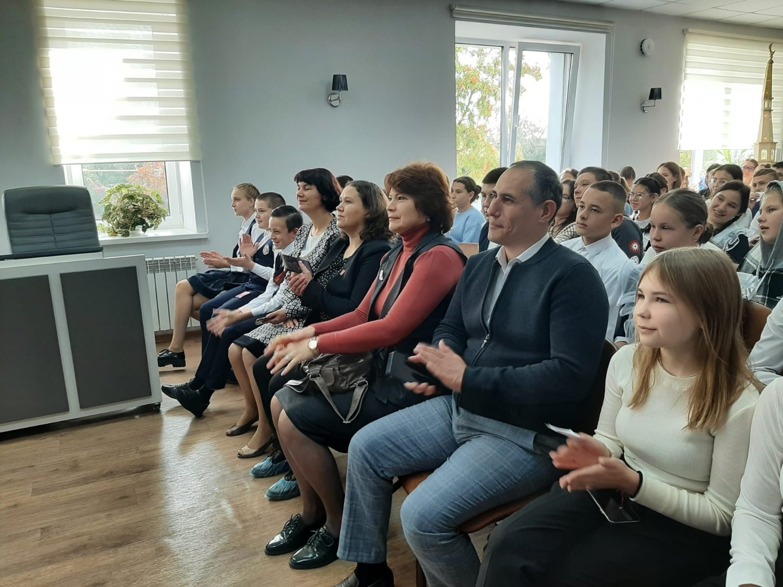 Сегодня около 300 ребят Буинского района принимали участие в Молодёжном автобусном туре «Время Первых»