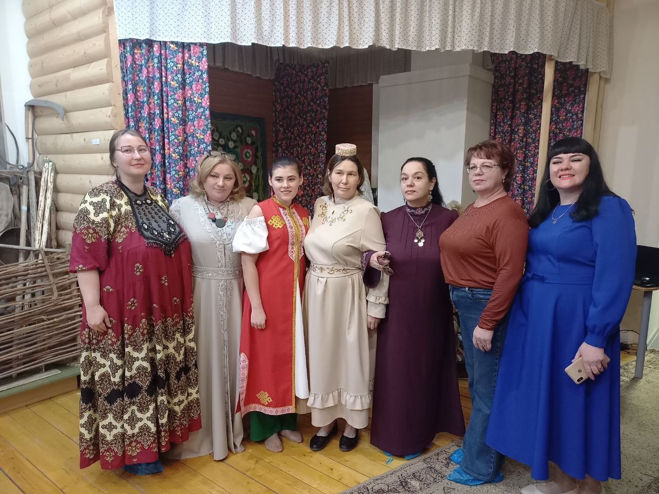 В краеведческом музее города состоялось открытие персональной выставки художественных работ Алсу Юсуповой