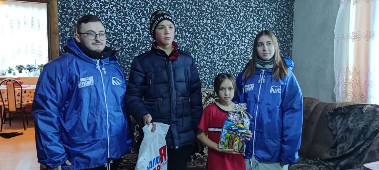 Буинские молодогвардейцы поддерживают малообеспеченных семей