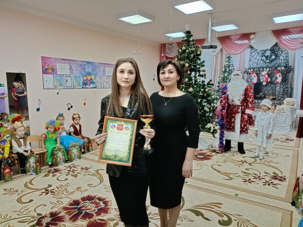 Глава Буинского муниципального района участвовал  в новогоднем утреннике