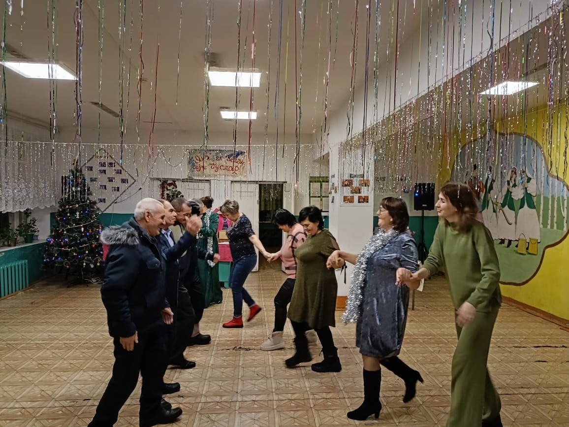 В сельских домах культуры продолжаются новогодние представления