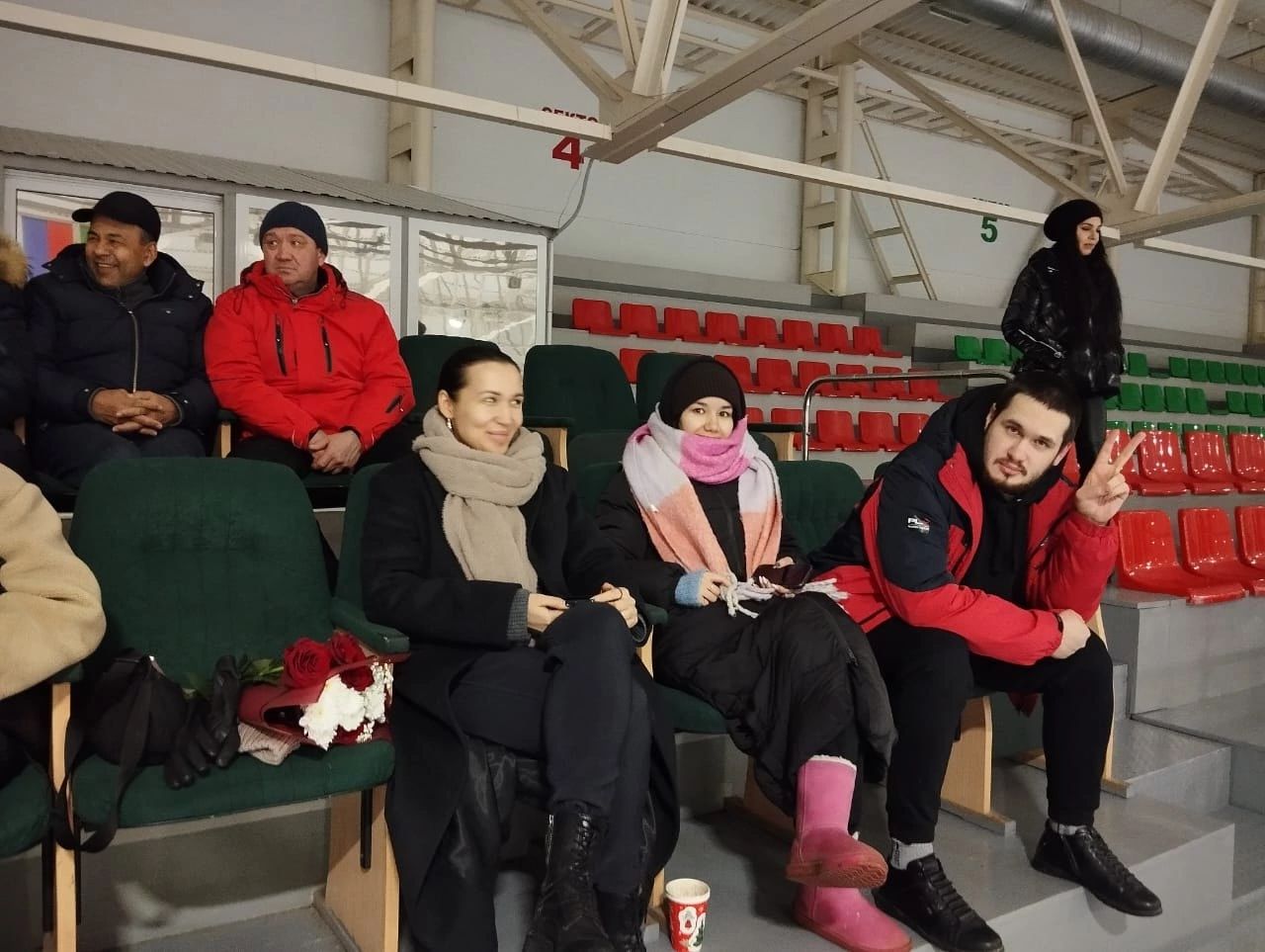 Сегодня в Буинске матчем  по хоккею почтили память Линара Валиуллина его воспитанники и земляки (фоторепортаж)