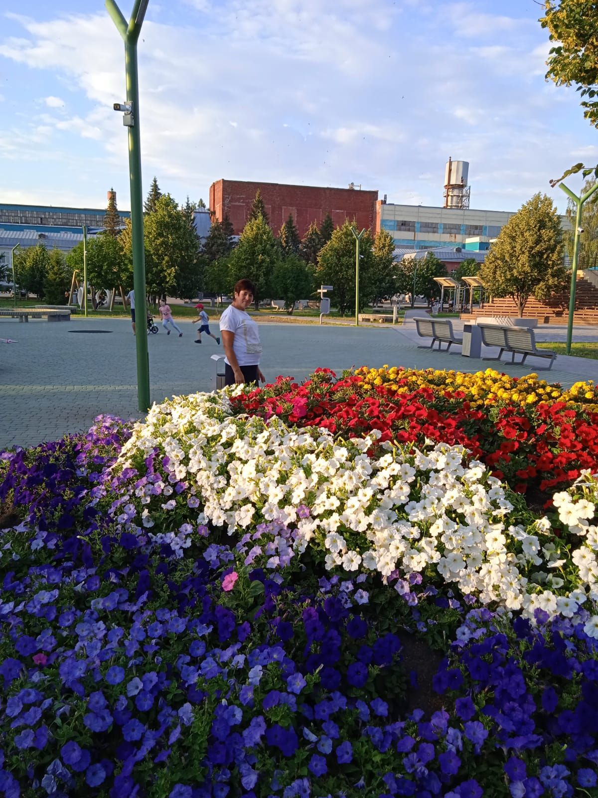 В этом году Буинск будут украшать около 30 тысяч цветов
