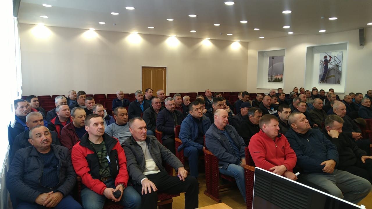 Руководитель отделения ГИБДД Буинского района встречается в коллективах с водителями  с целью предупреждения аварий на дорогах (фото, видео)