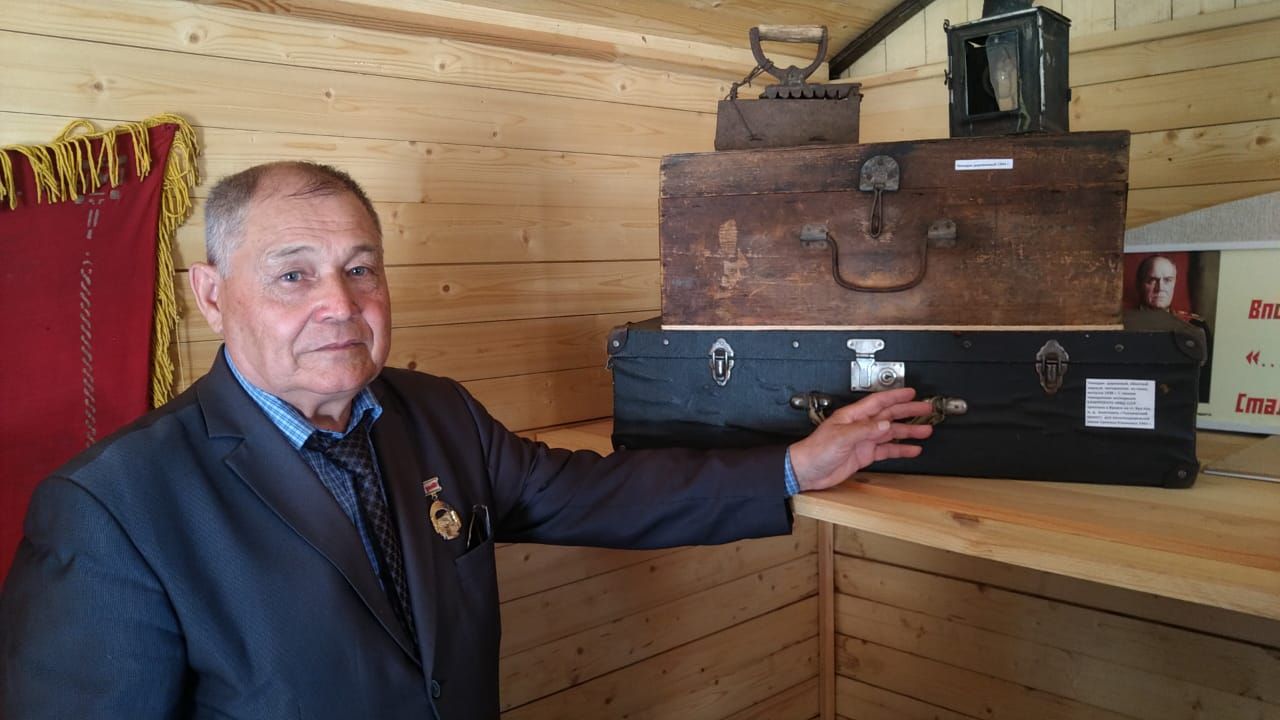 В День музеев ветеран железной дороги Ильгиз Нигьматуллин провел экскурсию (+фото)