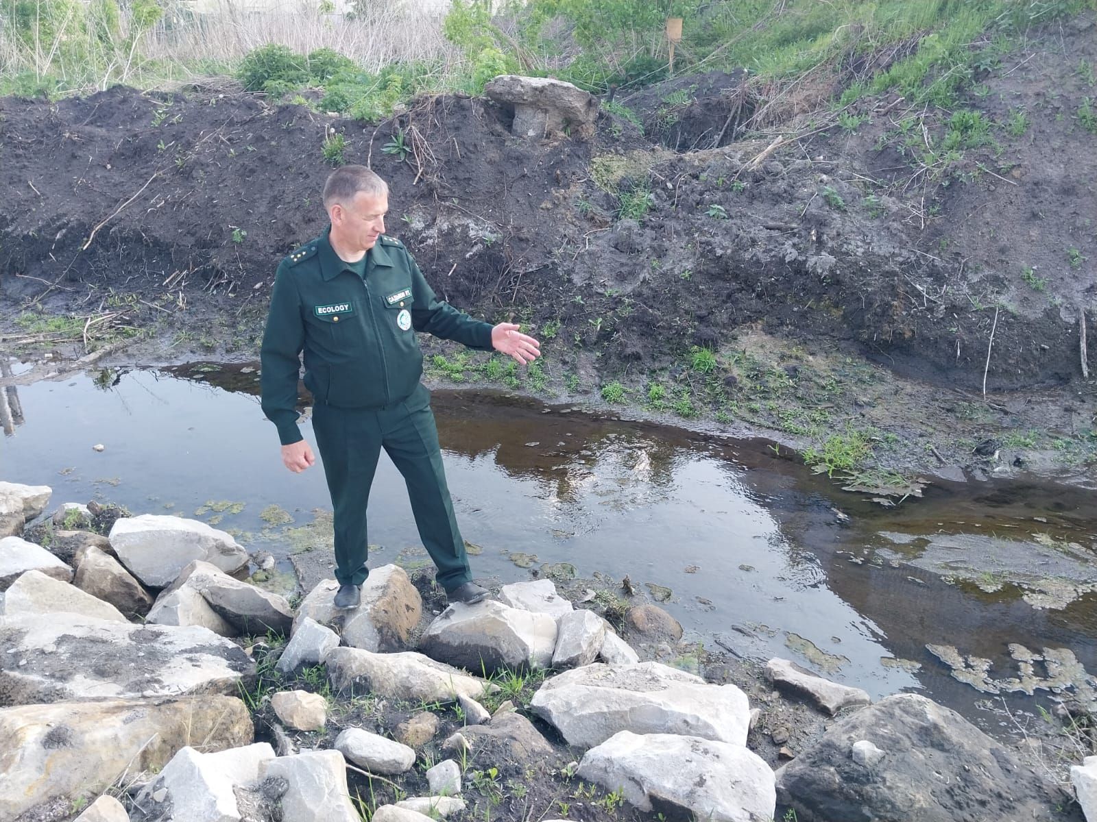 В Буинске в дренажный канал сливают канализационные  воды (+фото)