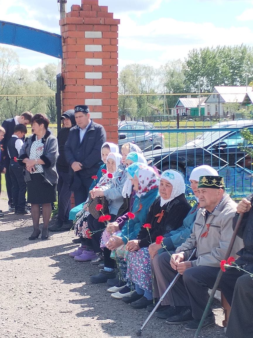 Сегодня в деревне Алькеево Буинского района состоялся праздник по случаю Дня Победы (+фото)