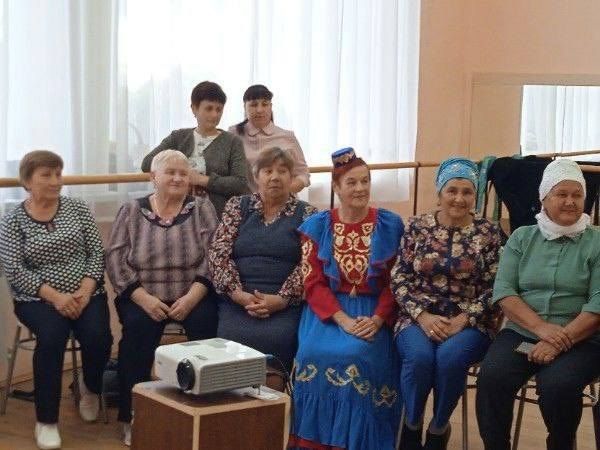 Музыкальная игра «Угадай мелодию на баяне»