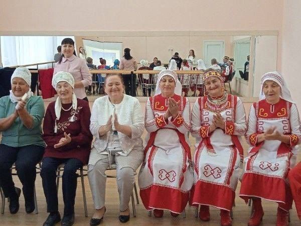 Музыкальная игра «Угадай мелодию на баяне»