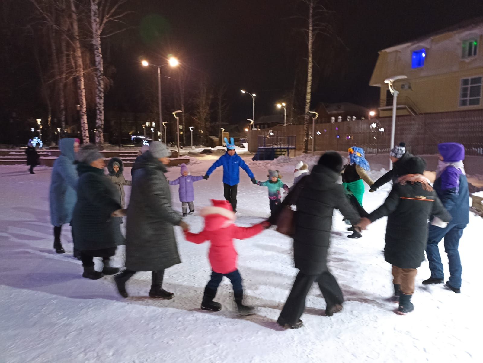 Новогодние представления в парках Буинска продолжаются