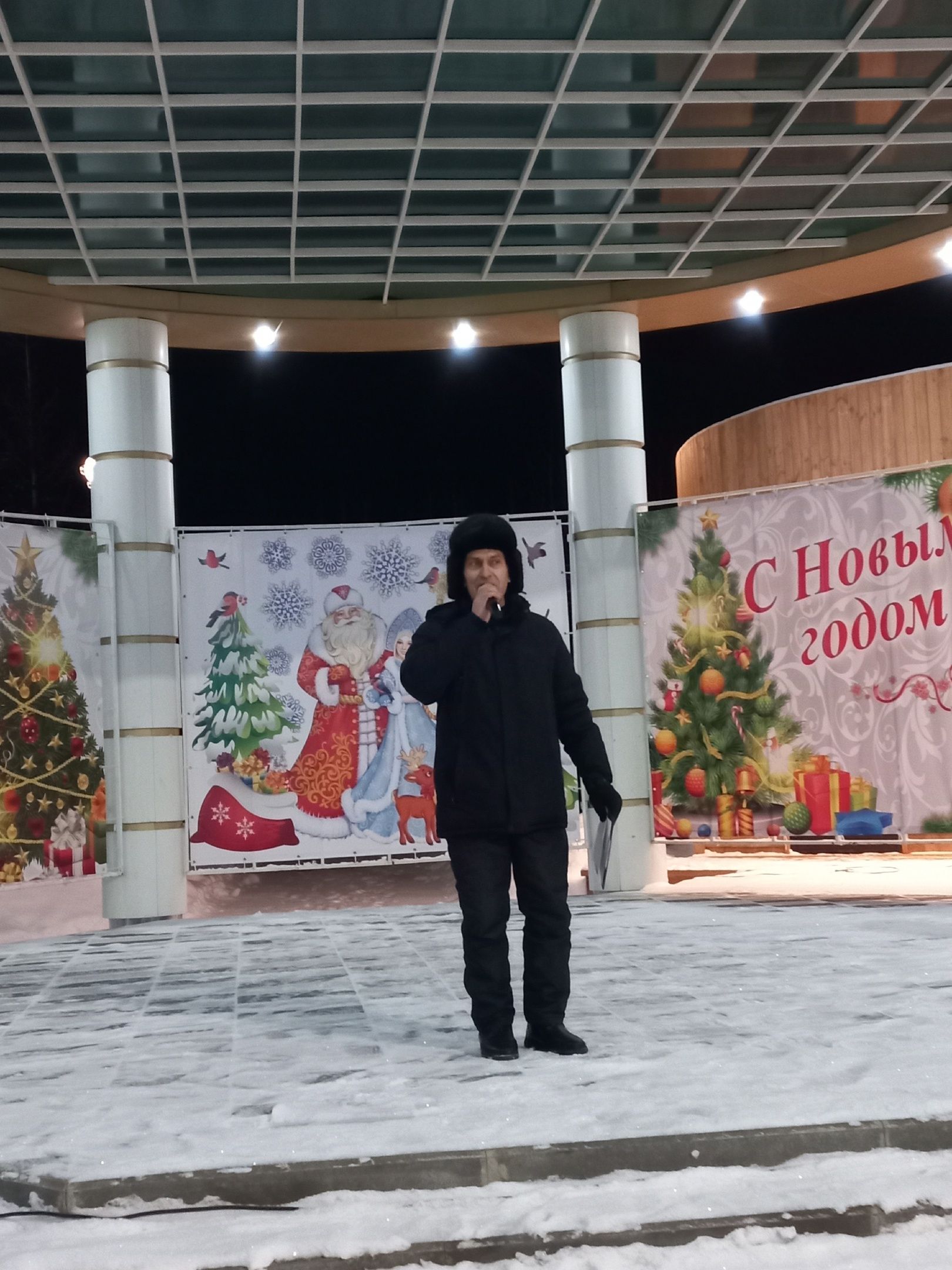 Новогодние представления в парках Буинска продолжаются