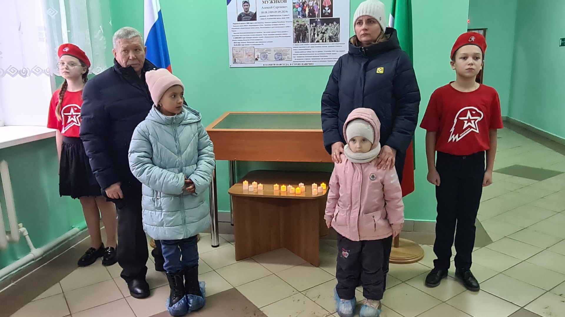 В селе Бюрганы торжественно открыли мемориальную доску в память об участнике СВО Алексее Сергеевиче