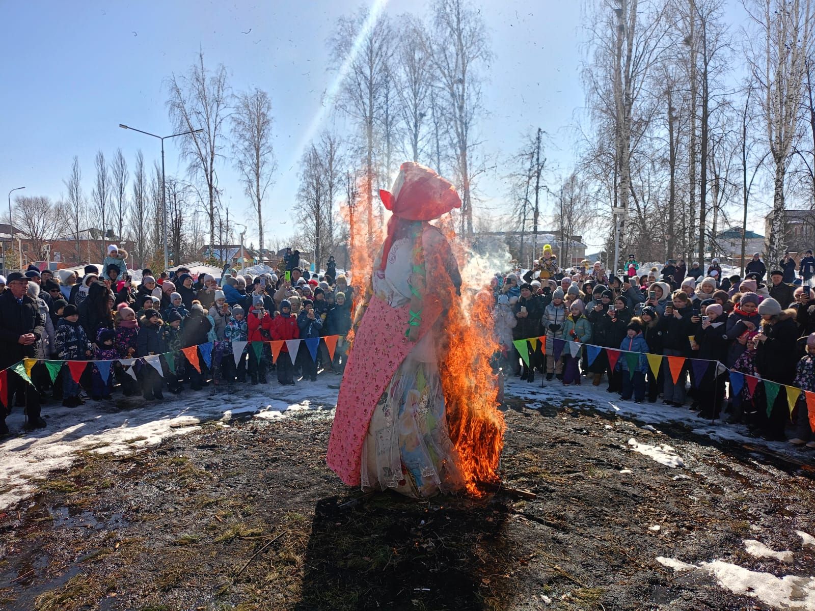 Буинцы после голосования спешили в Молодежный парк, на Масленицу