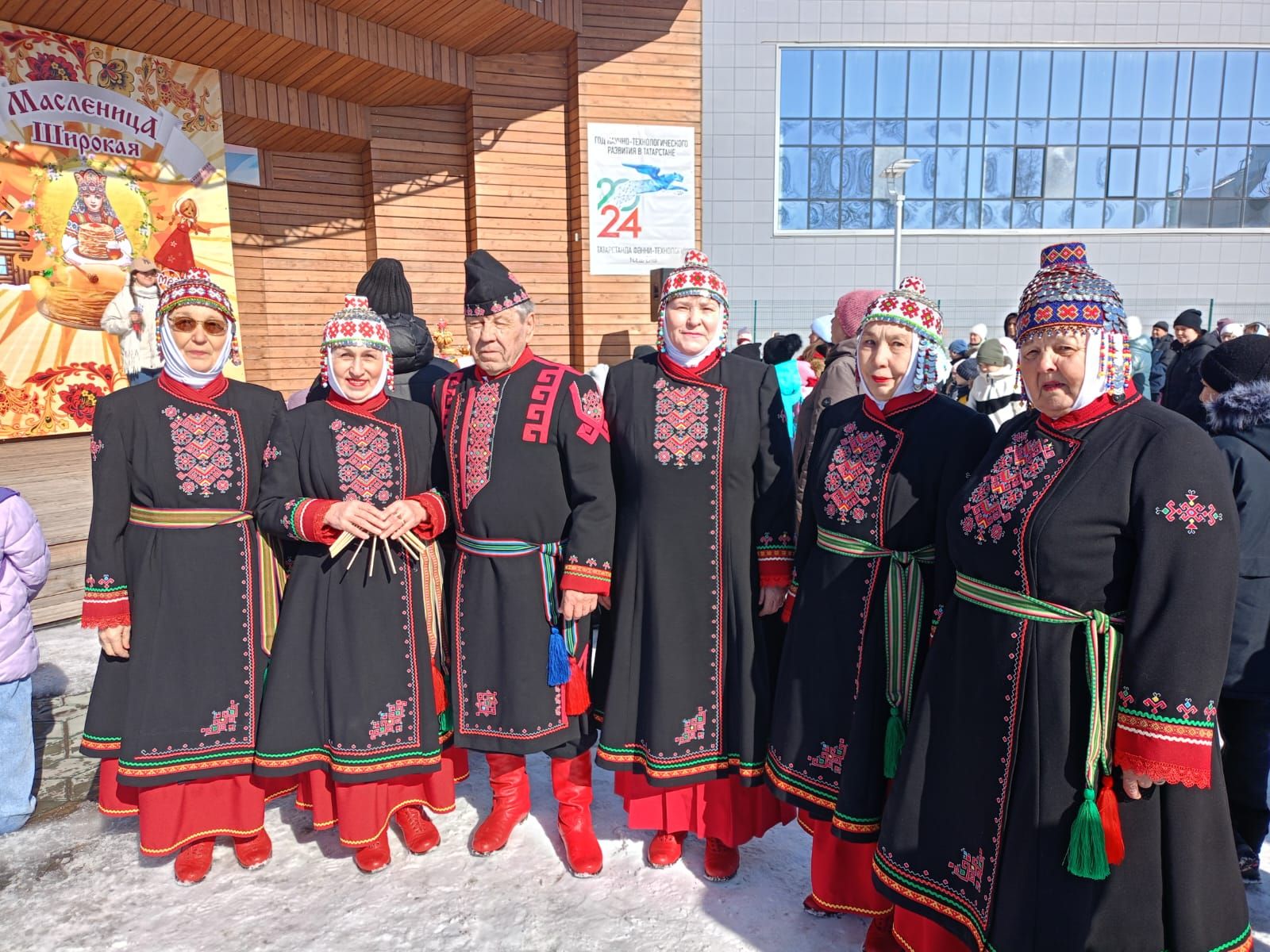 Буинцы после голосования спешили в Молодежный парк, на Масленицу