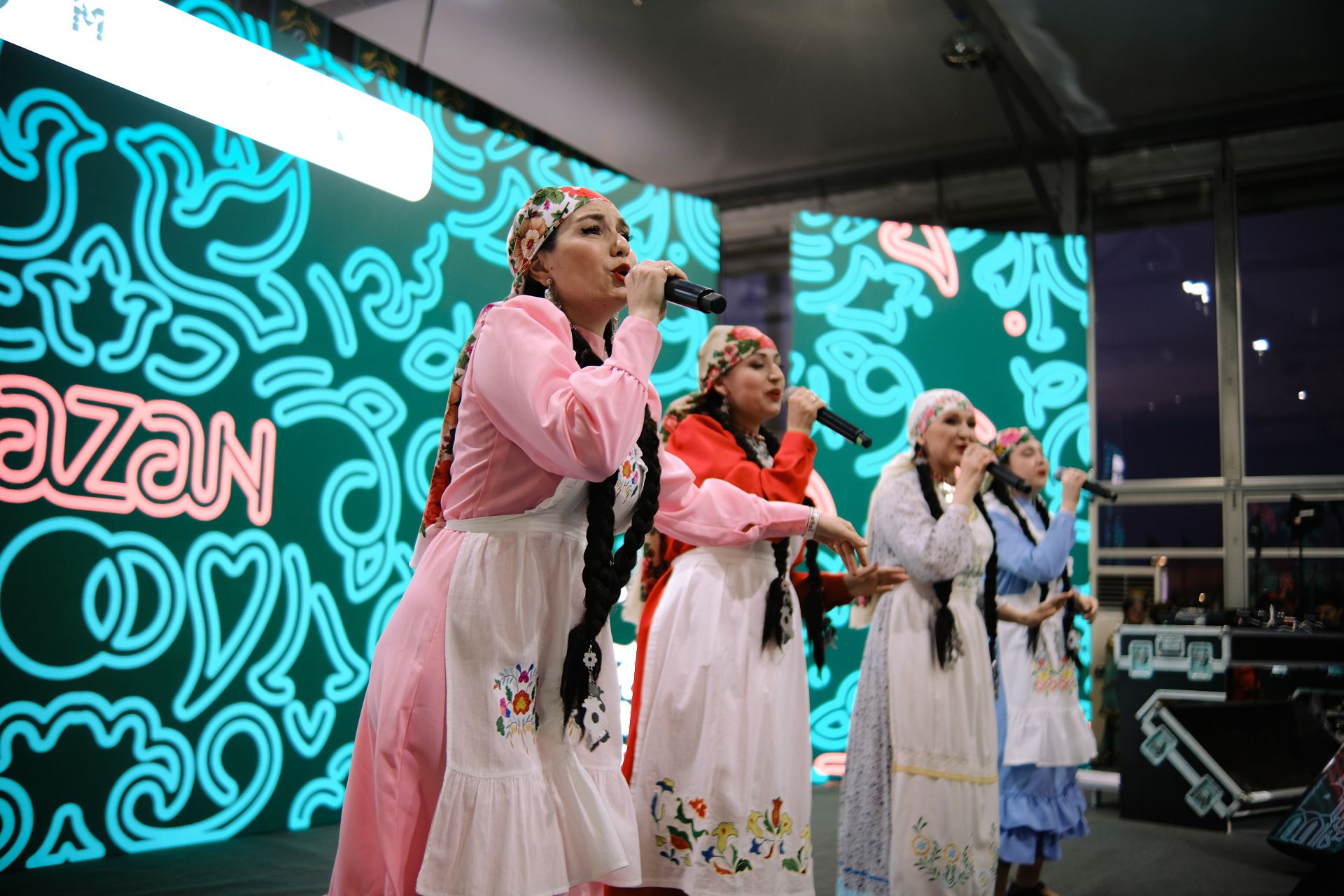 На Всемирном фестивале молодёжи делегация Татарстана организовала национальный праздник Сабантуй