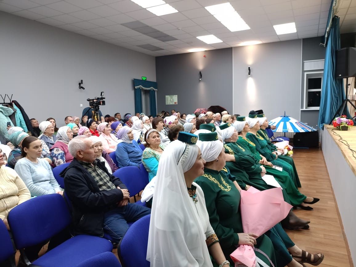 В Новочечкабском доме культуры прошел творческий вечер поэтессы Гульшат Мухтаровой