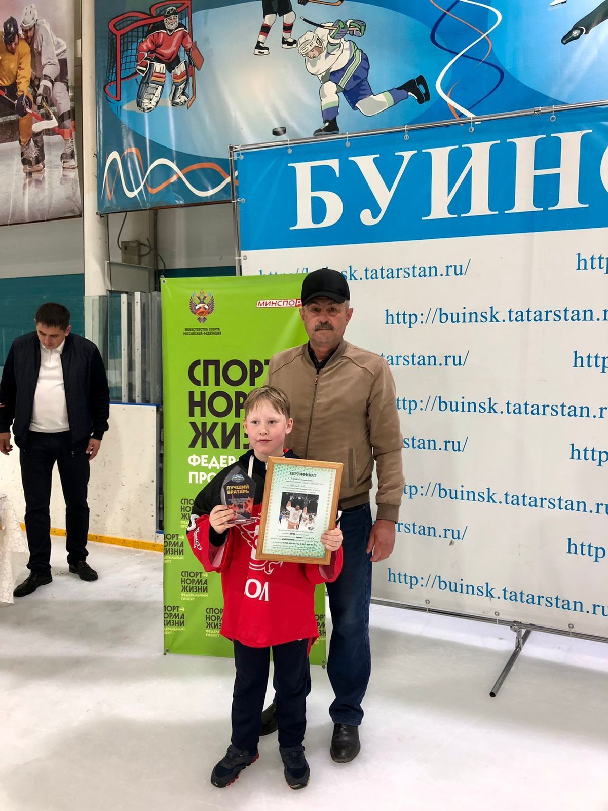 Яркая победа буинских хоккеистов на «Кубке Закрытия сезона»
