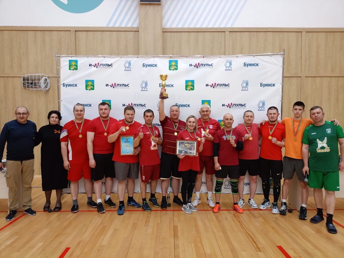 Футболисты Буинска победили в финале волейбольной лиги