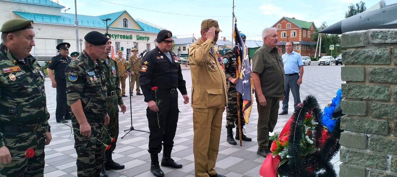 Сегодня в Буинске прошел митинг, посвященный Дню ветеранов боевых действий (фото)