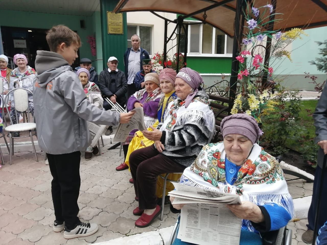 В Буинском доме-интернате провели фестиваль «Яблоко от яблони»