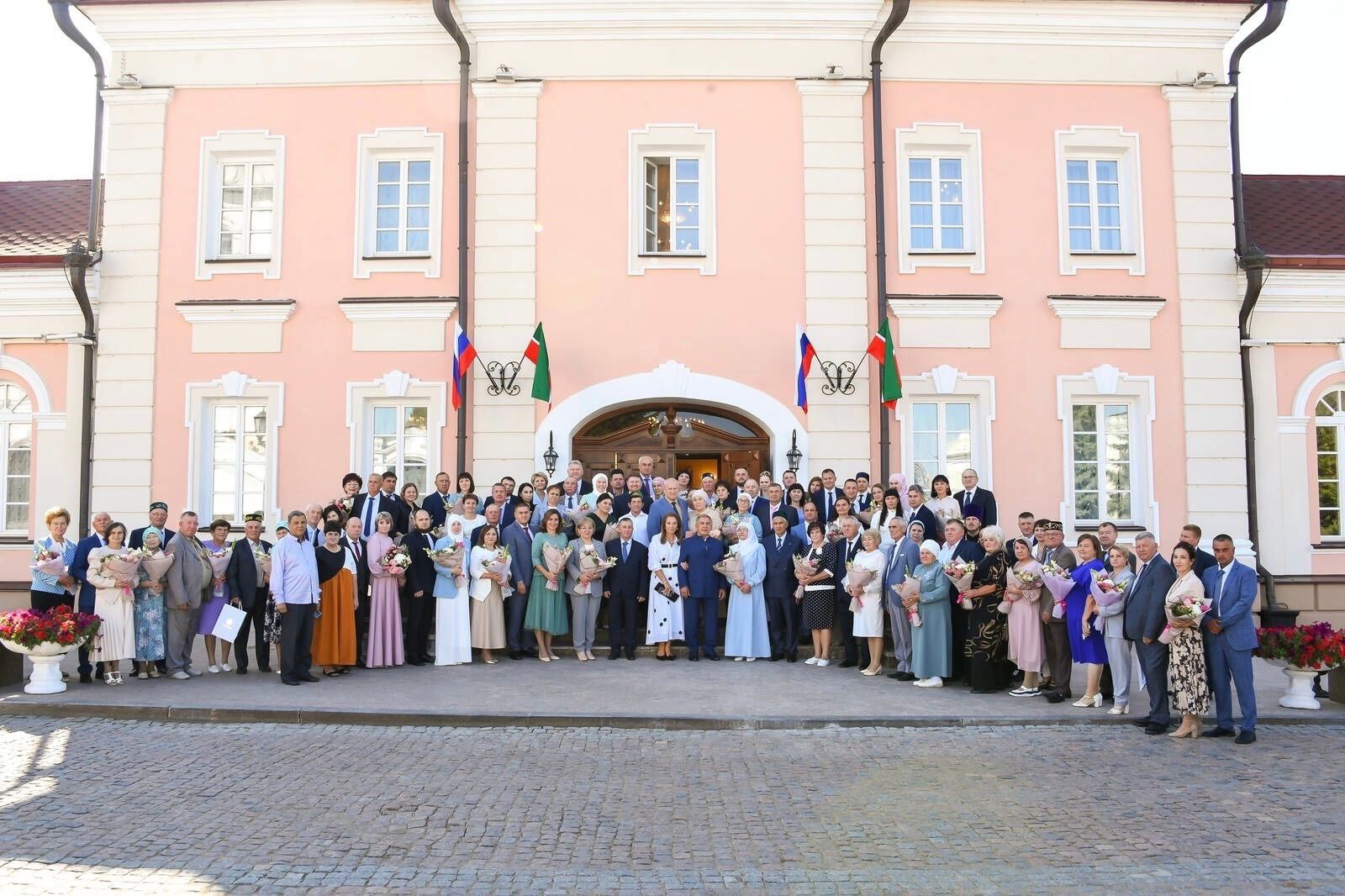 Андреевлар Рәистә кунакта